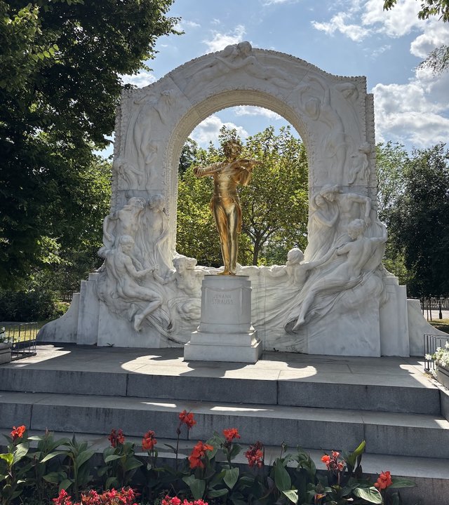 Strauss